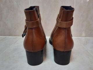 Botines de mujer Fluchos marrones
