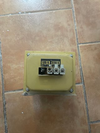 Transformador de Voltaje 125V - 220V