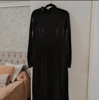 Vestido midi de lentejuelas negro