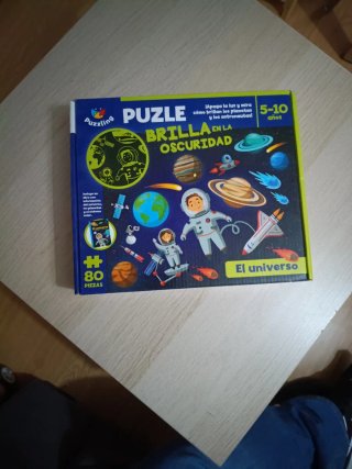 Puzzle El Universo Brilla en la Oscuridad