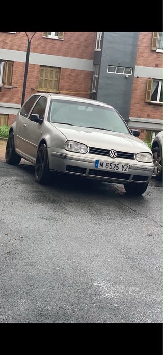 Volkswagen Golf 2004
