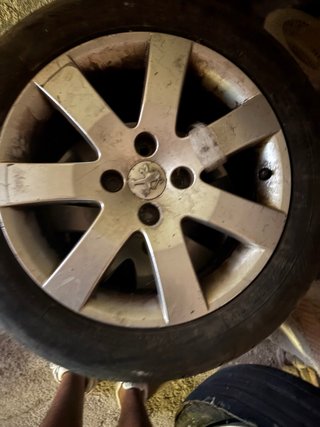 3 Llantas Peugeot