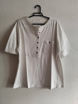 Camiseta Blanca con Botones