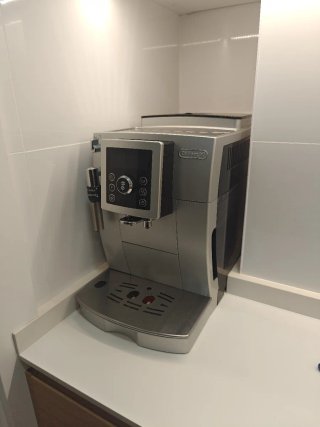 Cafetera Superautomática De'Longhi Plata