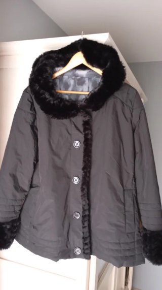Chaquetón negro reversible