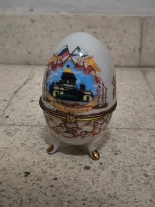 Caja Joyero de Porcelana Forma Huevo