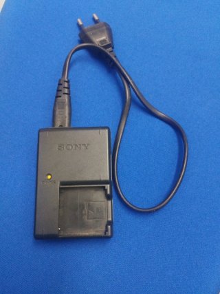 Caricabatterie Sony per fotocamere digitali Cyber-shot B