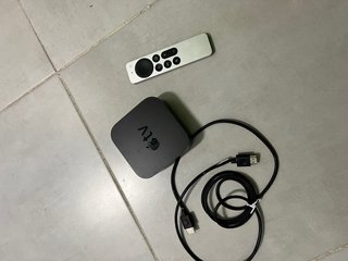 Apple TV con mando