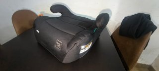 Elevador de coche Babyauto i-Size Negro