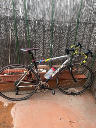 Bicicleta de carretera BH