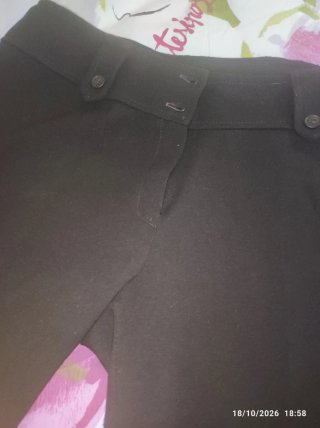 Pantalón Marrón, muy calentito talla 48 pero es 46