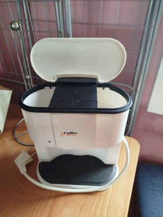 Cafetera de Goteo Blanca eléctrica