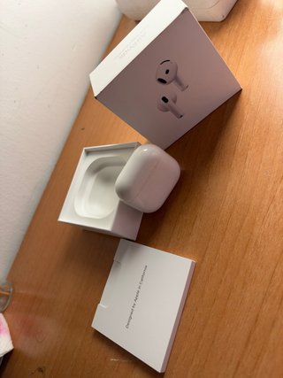 AirPods 4 con Cancelación de Ruido