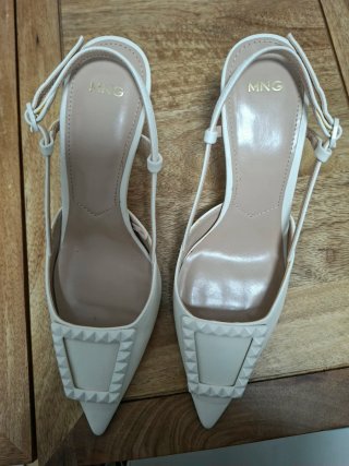 Zapatos destalonados MNG beige