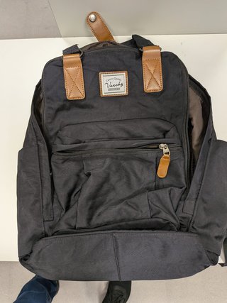 Mochila Vaschy Negra con Detalles en Cuero