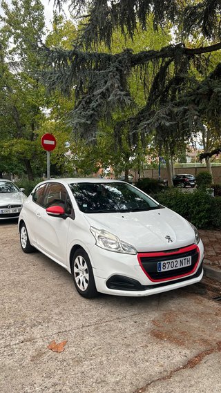 Peugeot 208 2016