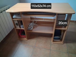 Mesa de ordenador de madera