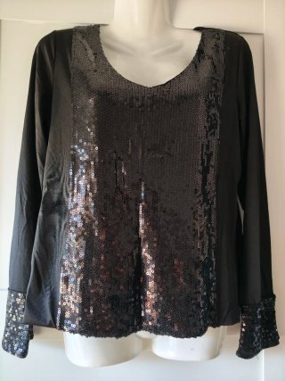 Camisa negra con lentejuelas