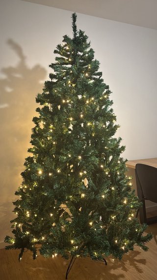Árbol de Navidad con luces integradas