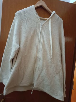 Chaqueta de lana con cremallera. € negociable