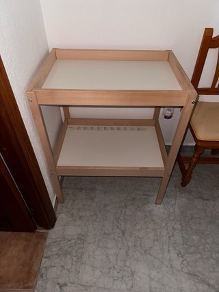 Cambiador de bebé de madera