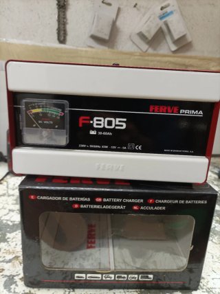 Cargador de Baterías Ferve F-805