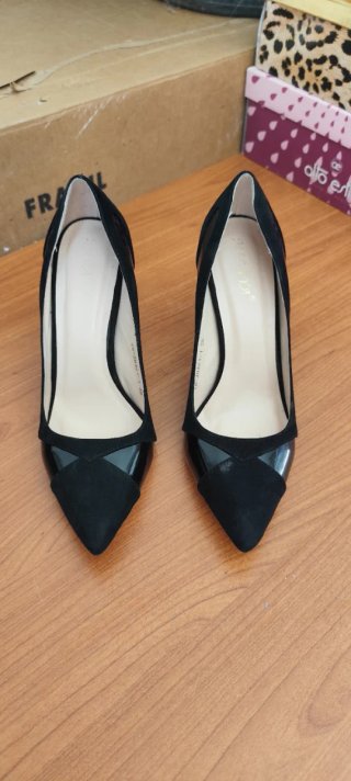 Zapatos de tacón negros talla 38