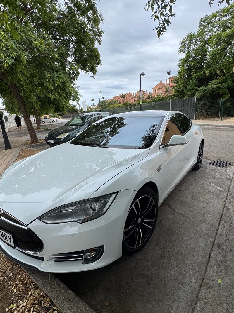 Tesla Model S 70D AWD 2015
