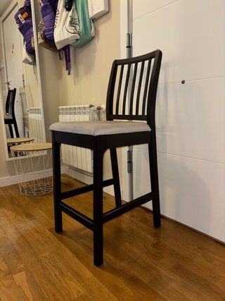 Taburete Alto con Asiento Tapizado