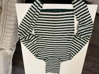 Jersey de rayas verde y blanco