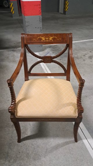 Silla de Estilo Clásico