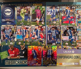 Lote 12 Cromos Panini Megacracks Alavés 2025-26