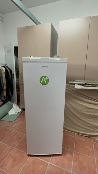 Congelador Vertical Smeg Blanco