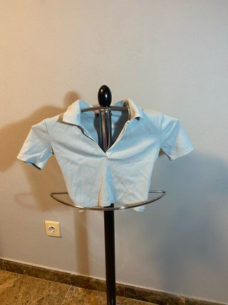 Camiseta tipo polo corta azul
