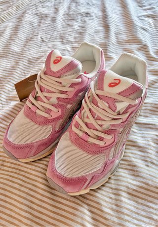 Deportes Asics Gel en Varios Tonos de Rosa