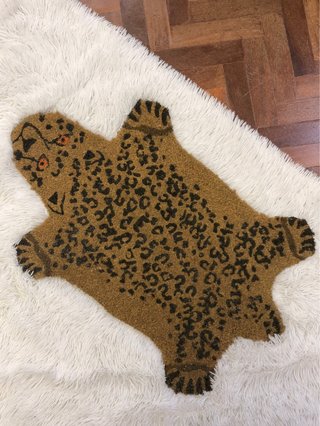 Tappeto d'ingresso con design leopardato