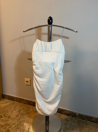 Top blanco con fruncido.