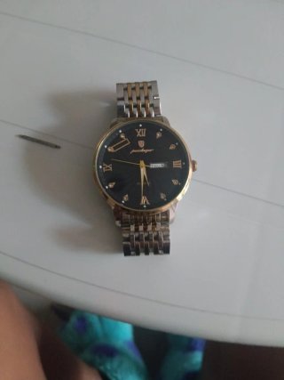 Reloj de Pulsera con Esfera Negra