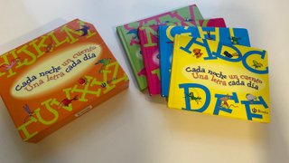 Estuche Cada noche un cuento, una letra cada día