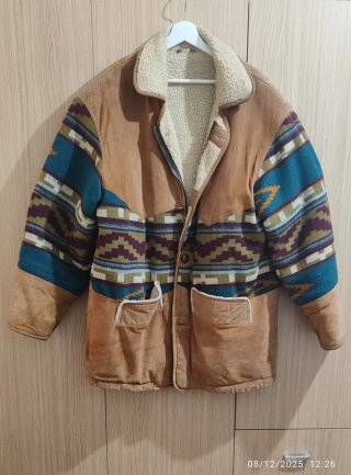 Chaqueta de piel girada con estampado