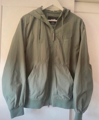 Chaqueta cortavientos verde oliva