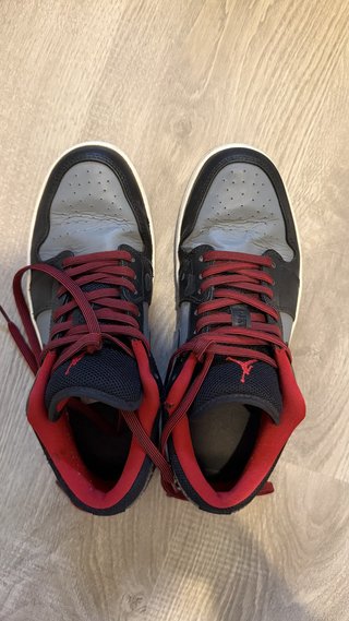 Nike Air Jordan 1 Low gris negro rojo talla 43