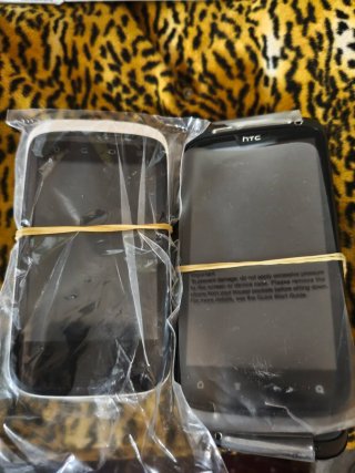 2 Teléfonos HTC Antiguos
