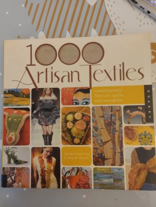 Libro 1000 artisan textiles: contemporary fiber ar
