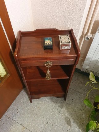Mueble de recibidor de madera