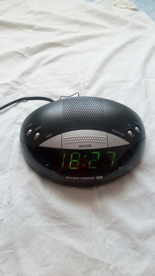 Radio Reloj Despertador Swiss Force