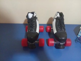 Patines de Ruedas Vintage Blanco y Negro