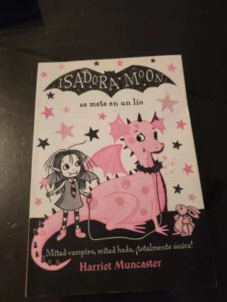 Isadora Moon se mete en un lío