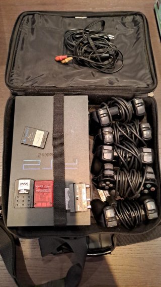 PlayStation 2 (PS2) con accesorios