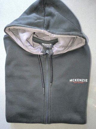 Chaqueta con capucha Mckenzie negra